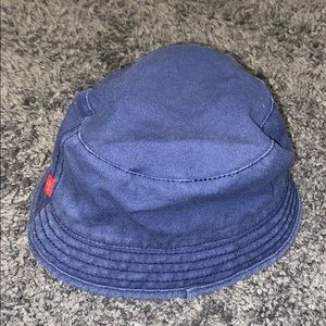 Never worn Levi’s bucket hat